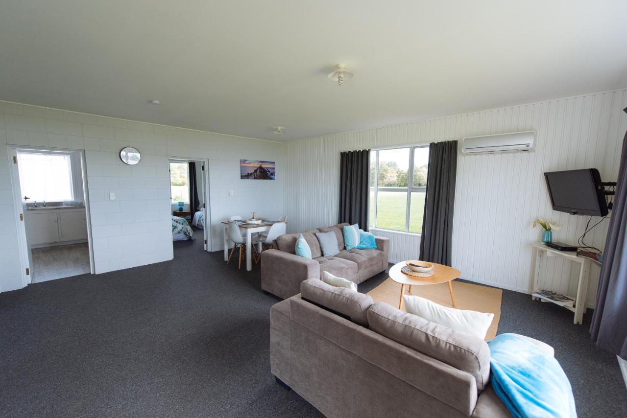 Pounawea Waterfront Motels Exteriör bild